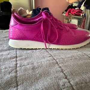 Cute deep pink new balance